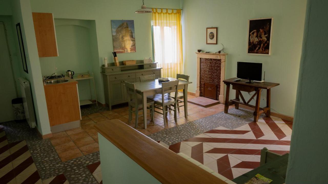 La Via Di Fuga Apartment Pietrapertosa Ngoại thất bức ảnh