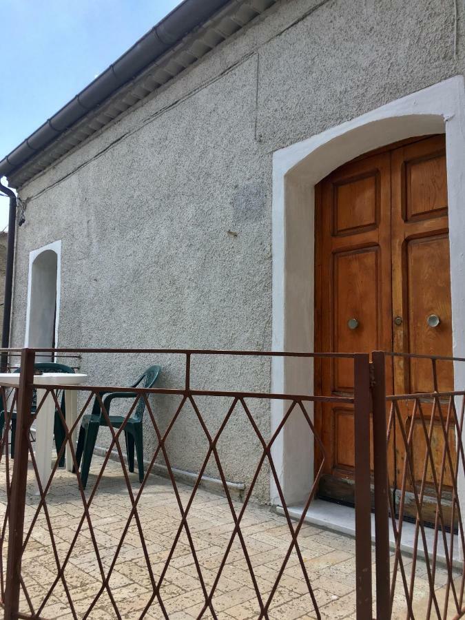 La Via Di Fuga Apartment Pietrapertosa Ngoại thất bức ảnh